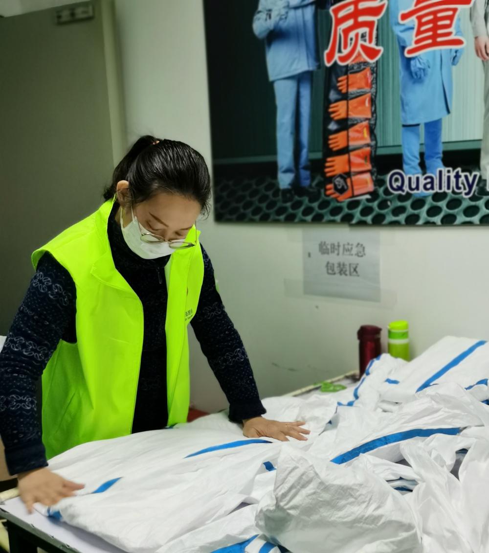 綠馬甲“浦東青年志愿者”，的一次晚班志愿服務(wù)